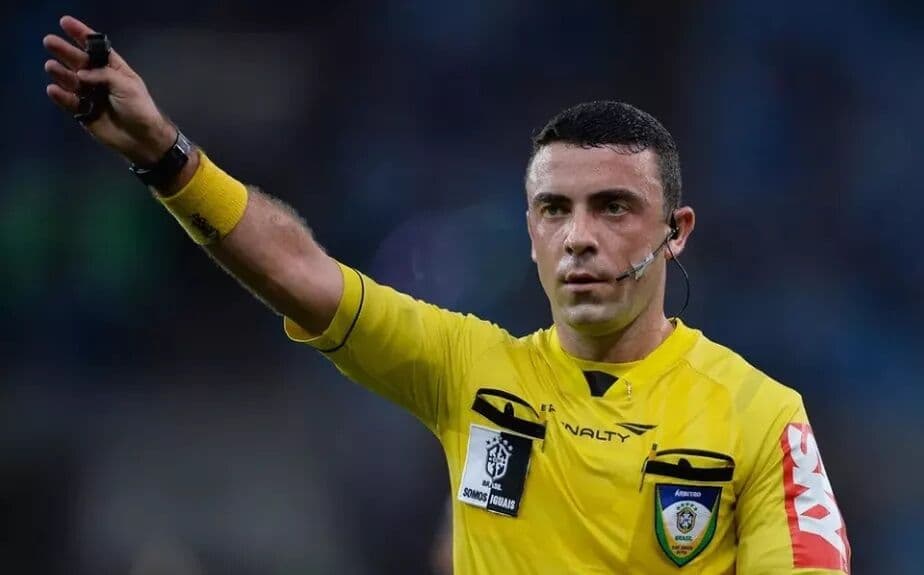 Árbitro Igor Benevenuto se declara homossexual: 'Finalmente eu mesmo'