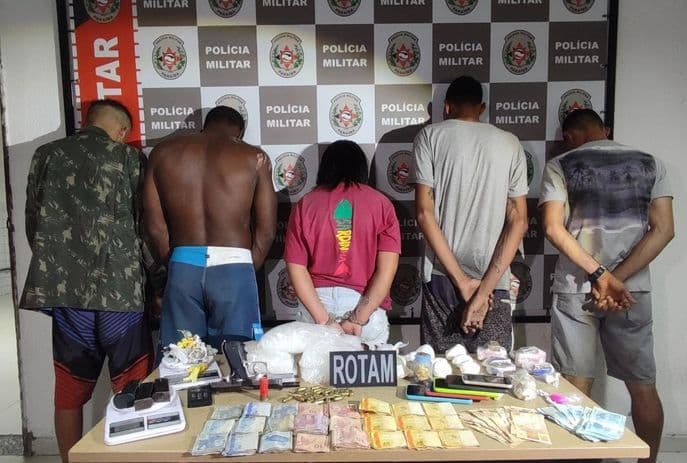 Polícia Militar prende cinco suspeitos de tráfico de drogas na Torre, em João Pessoa