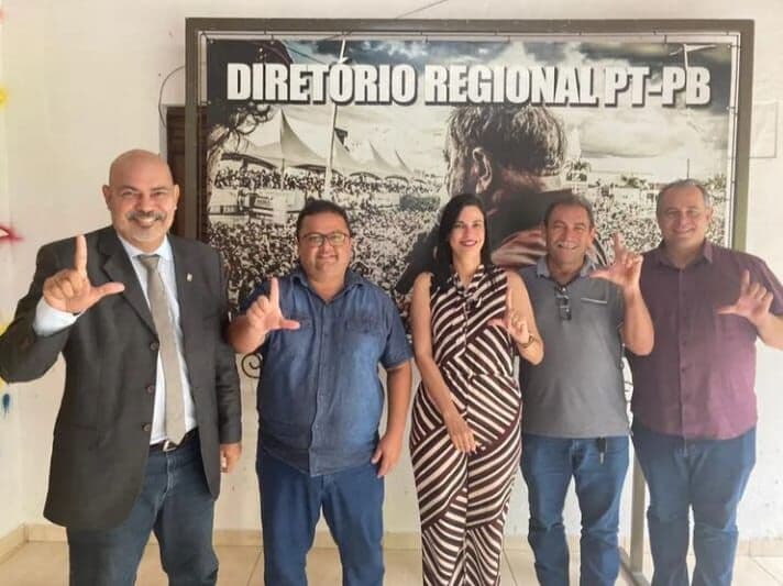 Federação PT, PCdoB e PV na Paraíba assinam ata sobre apoios com nomes de João Azevêdo e Veneziano para governador e de Ricardo e Rangel Júnior para Senado