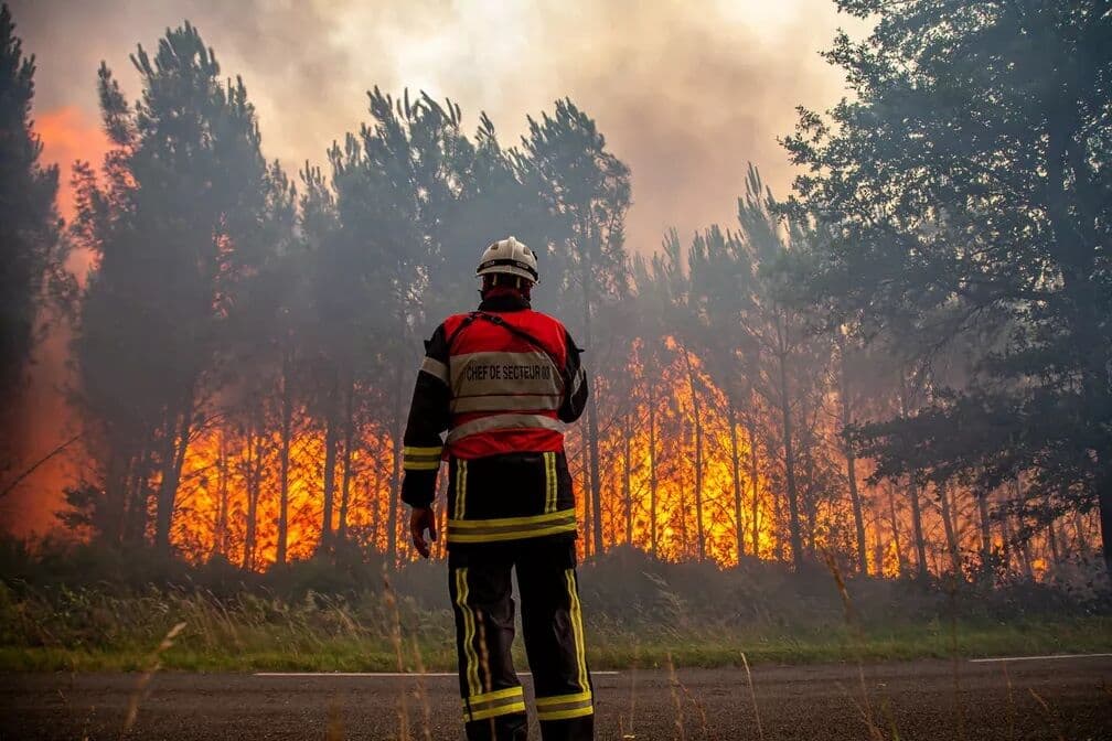 Onda de calor provoca focos de incêndio na Europa, e Reino Unido se prepara para temperatura recorde