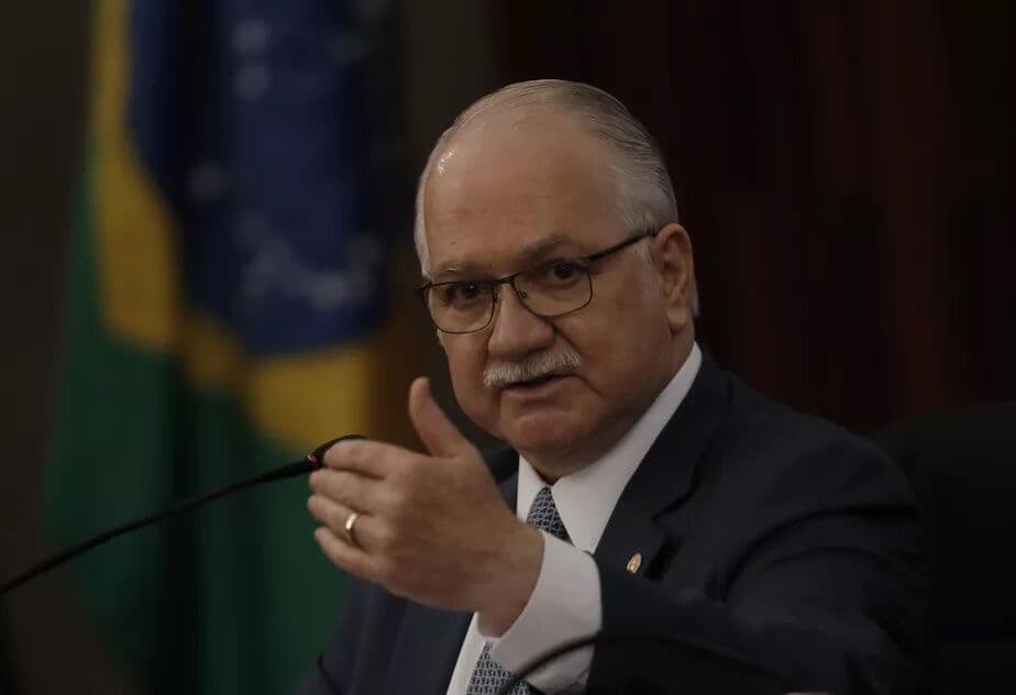 Por 'dever de imparcialidade', Fachin recusa convite de Bolsonaro para reunião com embaixadores