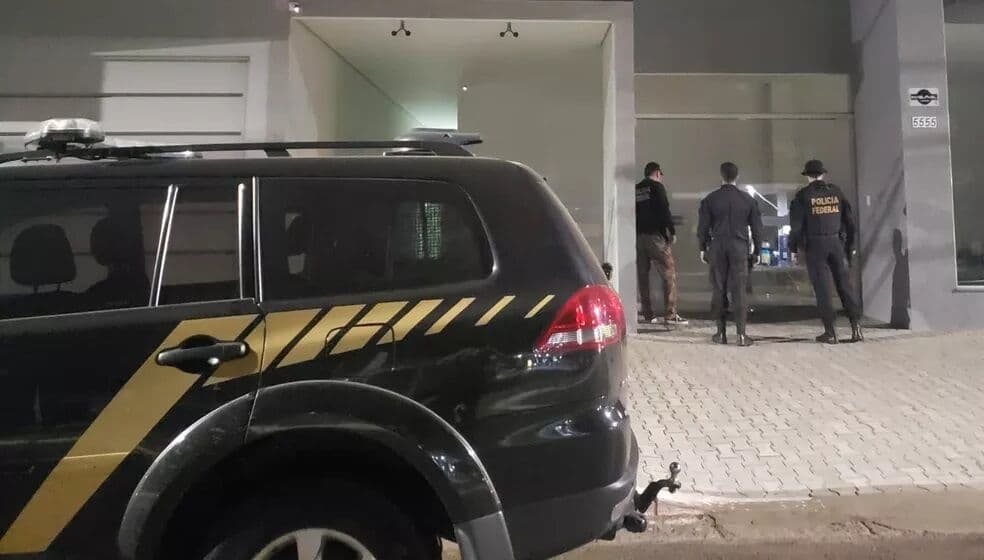 Operação da Polícia Federal investiga suspeitos de arrecadarem mais de R$ 200 milhões em golpe do falso investimento na bolsa