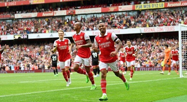 Gabriel Jesus marca 3 gols em goleada do Arsenal sobre o Sevilla