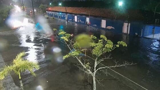 João Pessoa tem pontos de alagamento com chuvas intensas do sábado