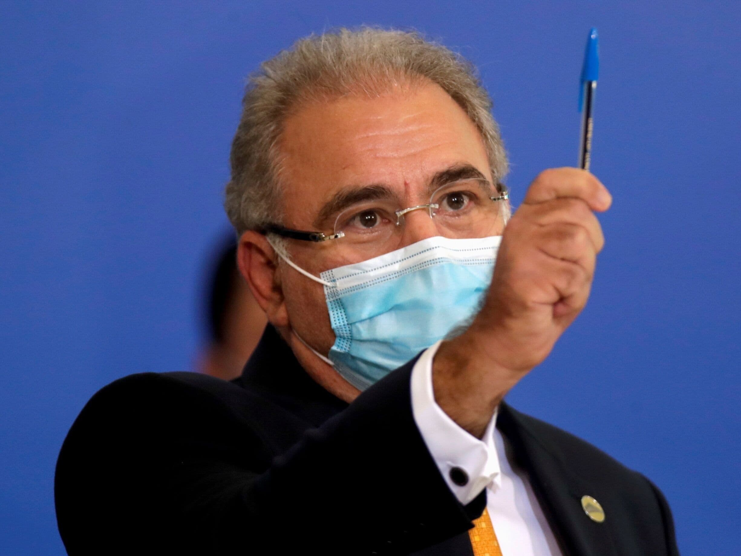 Queiroga diz estudar custo e efetividade de vacinação anual para Covid