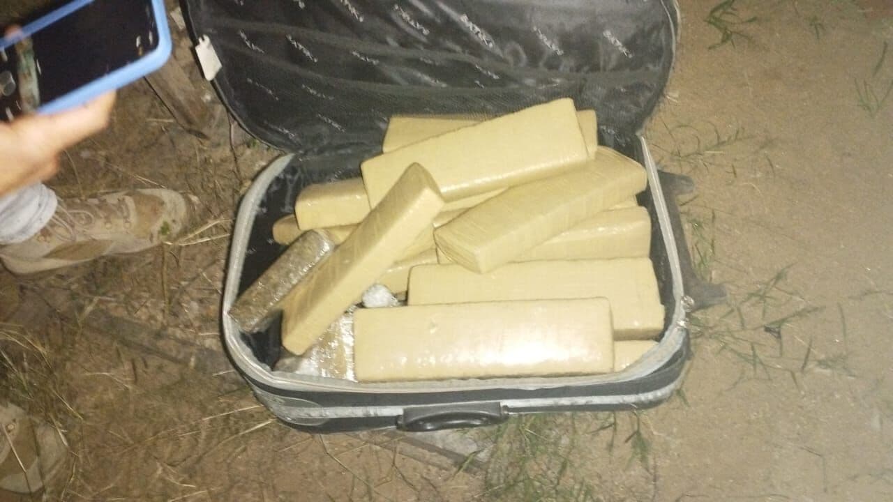 Operação do Gaeco e Polícia Militar prende casal de foragidos e apreende mais de 20 kg de drogas, na Paraíba