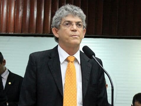 Defesa de Ricardo Coutinho diz que inelegibilidade continua em discussão no STF e aguarda avaliação da ministra Cármen Lúcia