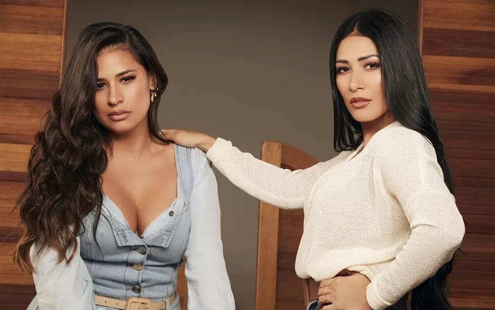 Simone e Simaria tranquilizam fãs que pensaram que elas sofreram acidente de avião