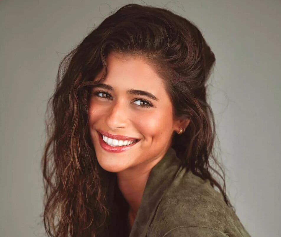 Isadora Cruz, atriz paraibana, estreia hoje como protagonista de novela da Globo