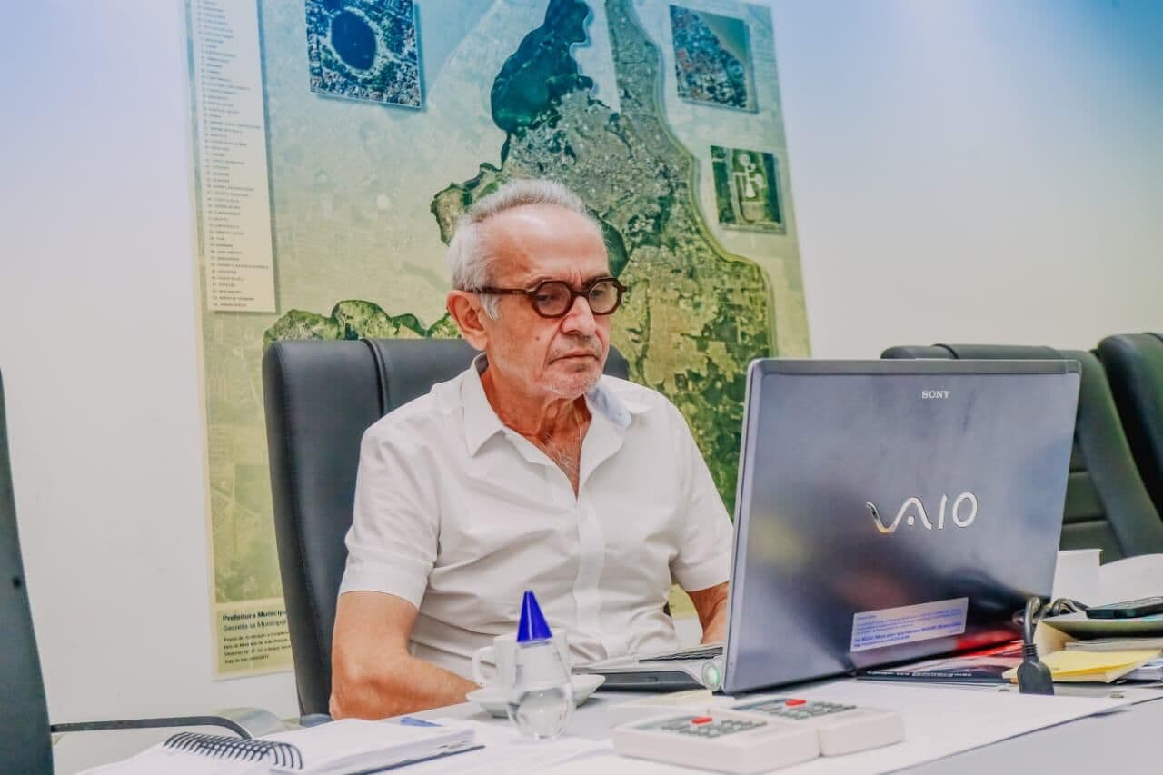 Cícero Lucena ironiza declarações de Efraim Filho sobre apoio de prefeitos paraibanos para Senado e deputado rebate: "não é com piadas que se ganha eleição"