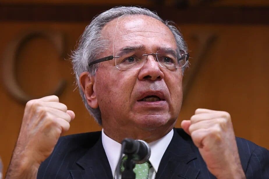 Guedes, sobre Auxílio Brasil em 2023: 'Se a guerra da Ucrânia continua, prorroga a calamidade e mantém R$ 600'