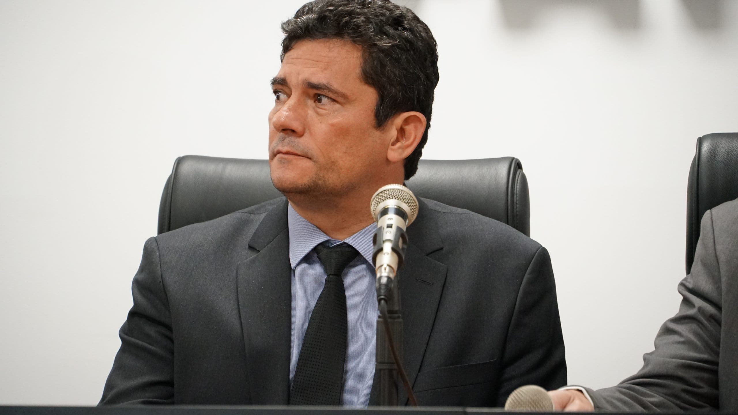 "PT mostrou 'democracia' que pretende instaurar no país", diz Moro sobre operação