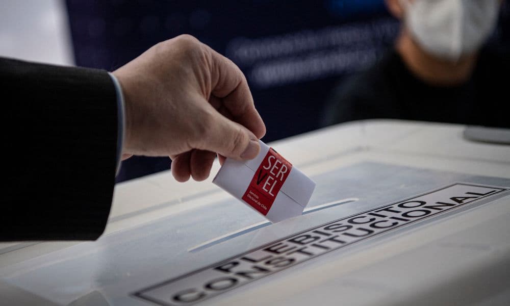 Três anos após protestos, Chile vota hoje plebiscito para decidir se adota nova Constituição