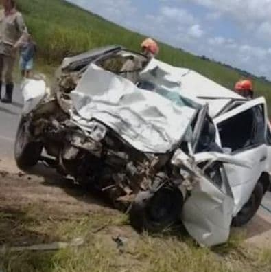 Motorista morre após colisão envolvendo carro e caminhão em Mamanguape, na Paraíba