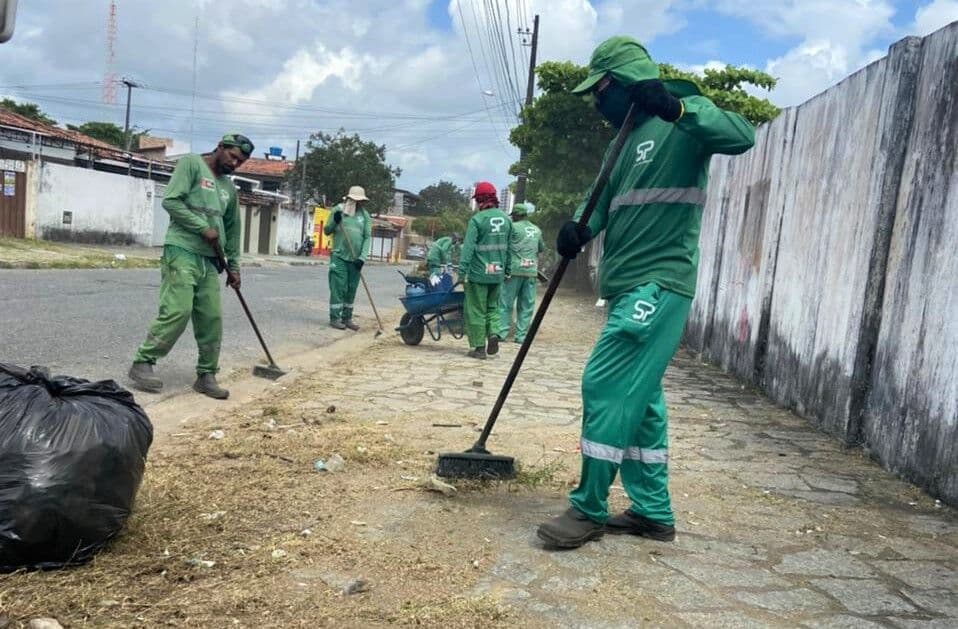 Emlur terá equipes de plantão neste domingo para garantir limpeza durante as eleições