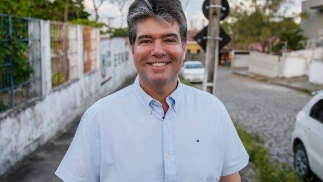 Ruy Carneiro inicia articulações para chapa de Pedro no segundo turno e irá ligar para lideranças políticas