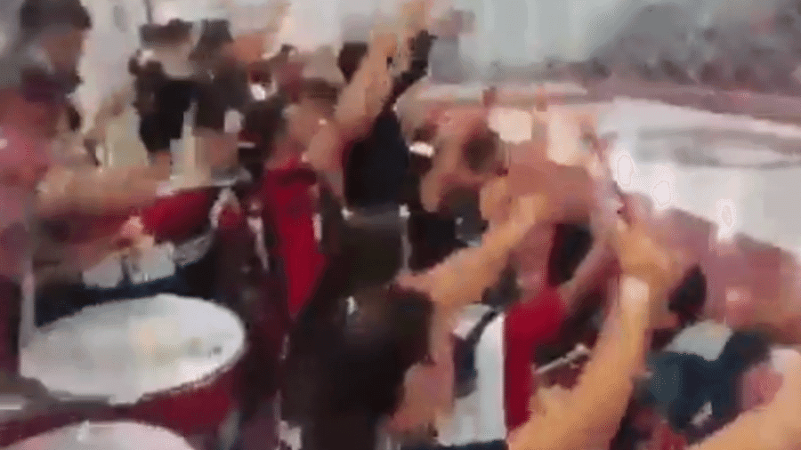 Alunos que ofenderam motoboys são banidos de município e multados no RJ