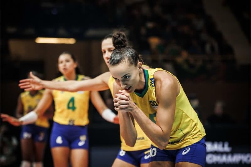 Brasil perde para Sérvia e adia sonho do Mundial de vôlei feminino