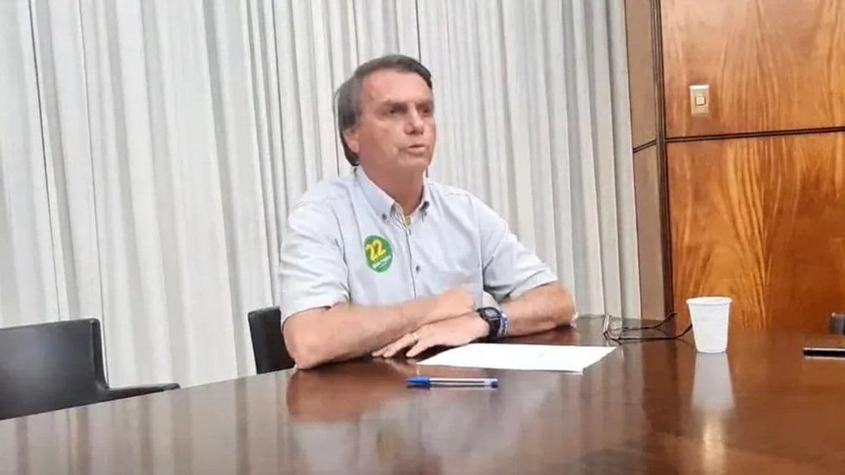 Bolsonaro diz que 'PT ultrapassou todos os limites' ao mencionar vídeo sobre venezuelanas