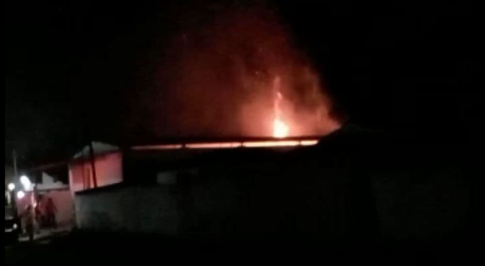 Incêndio destrói fábrica de móveis em Santa Rita, na Paraíba