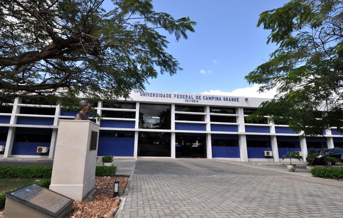 Professor da UFCG diz, em redes sociais, que mulheres ficam ''latindo e reclamando'' e será investigado por comissão de ética da universidade