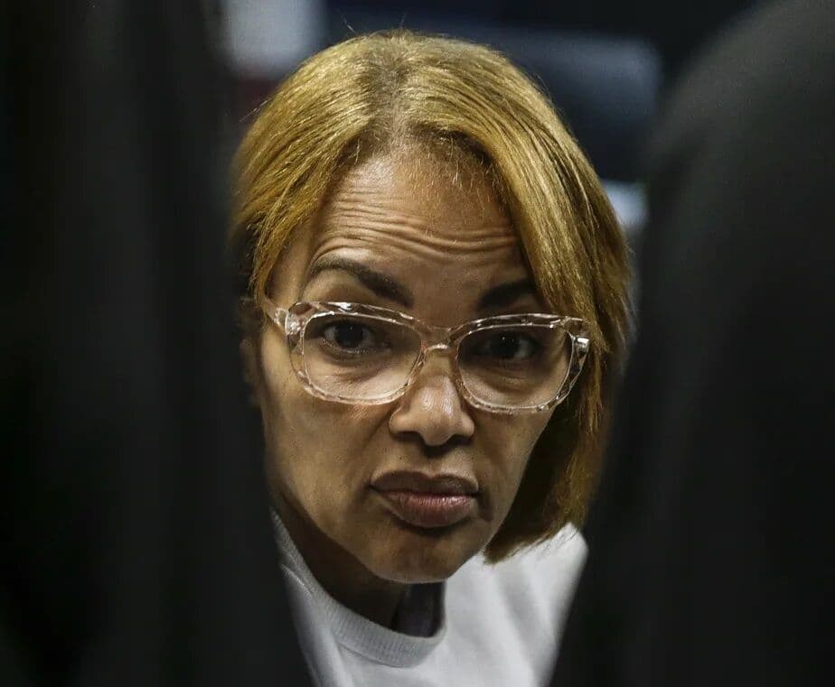 Caso Flordelis: 'Só aconteceu porque ela permitiu que acontecesse', diz filha adotiva da pastora sobre morte