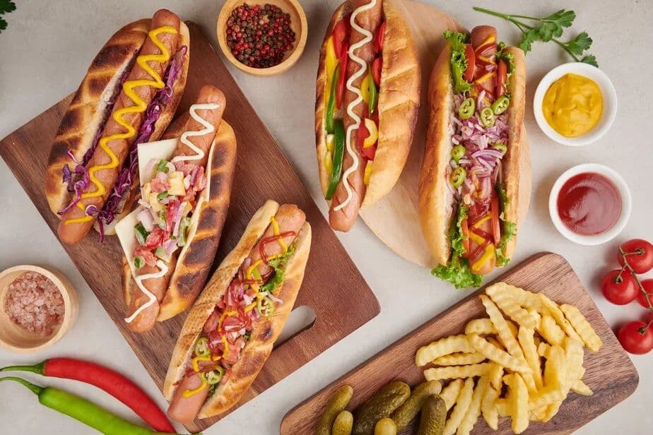 Alimentos ultraprocessados são tão viciantes quanto cigarros, afirma novo estudo