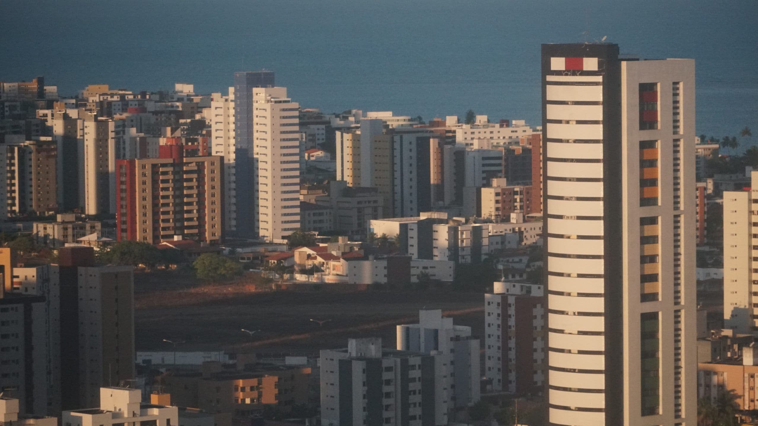 Bolsonaro assina decreto que flexibiliza atividade de Corretor de Imóveis