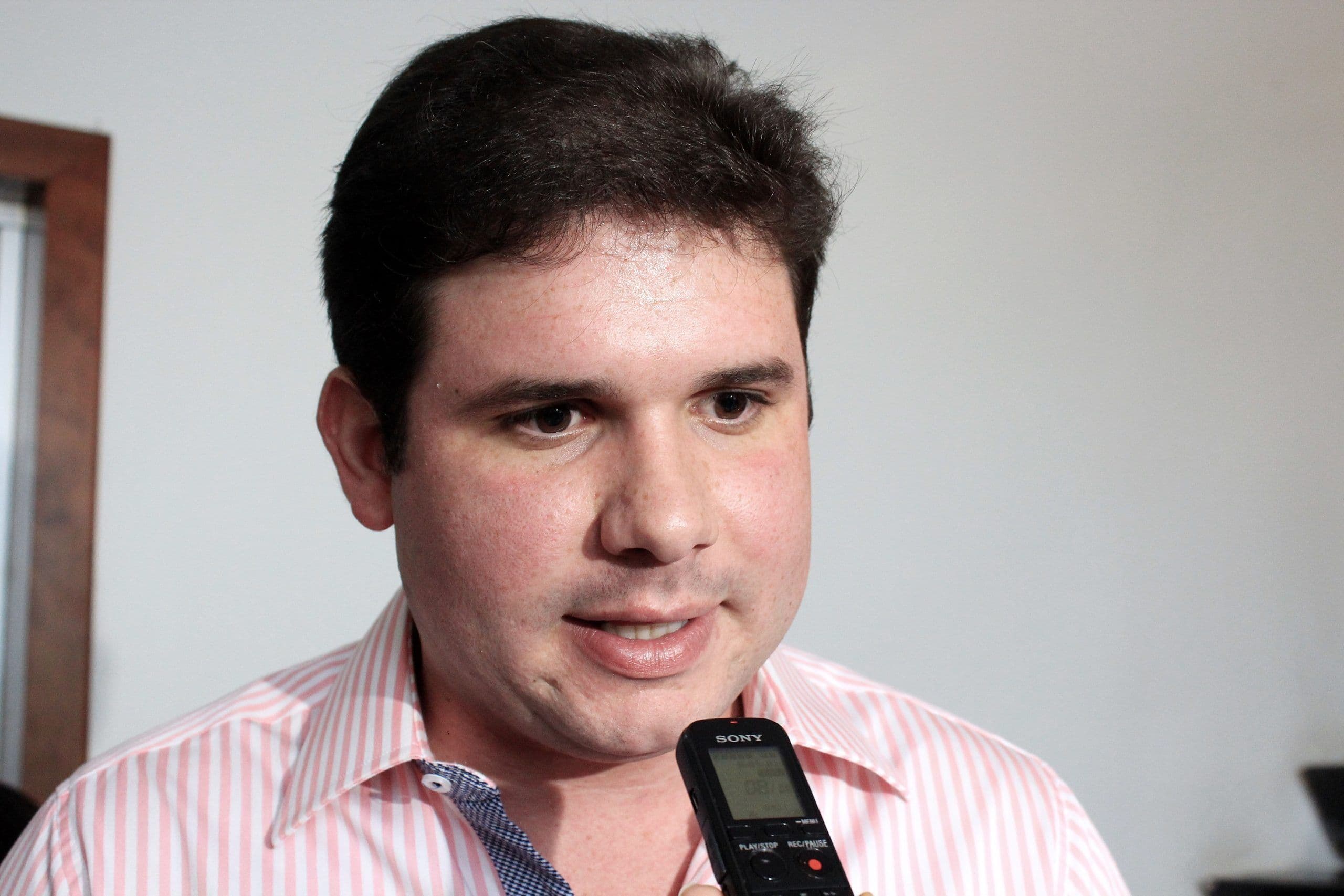 Hugo Motta cobra unidade de deputados do Republicanos na eleição para os dois biênios da Assembleia e 'infiéis' poderão sofrer sanções