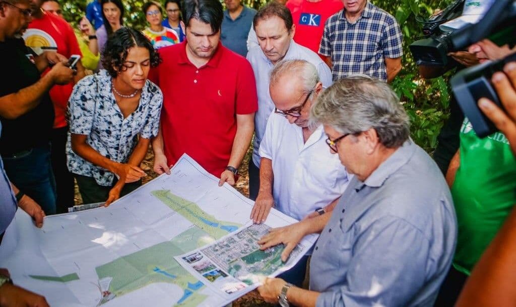 Cícero Lucena e João Azevêdo fazem visita técnica e iniciam discussão do projeto do Parque Cuiá
