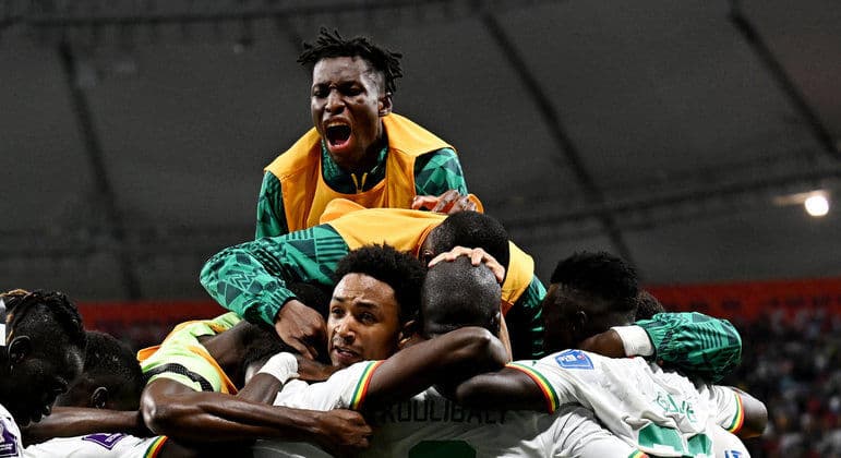Senegal bate Equador por 2 a 1 e se classifica para as oitavas de final na Copa