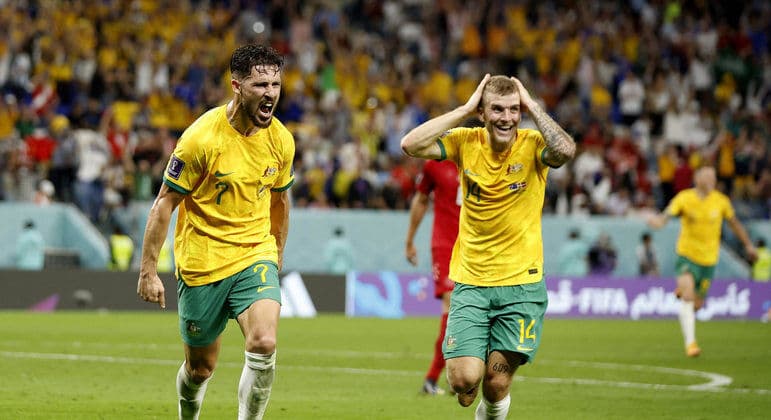 Austrália surpreende Dinamarca, vence por 1 a 0 e avança para as oitavas de final da Copa