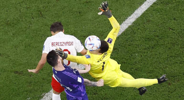 Argentina vence e avança para pegar Austrália com gols de jovens jogadores