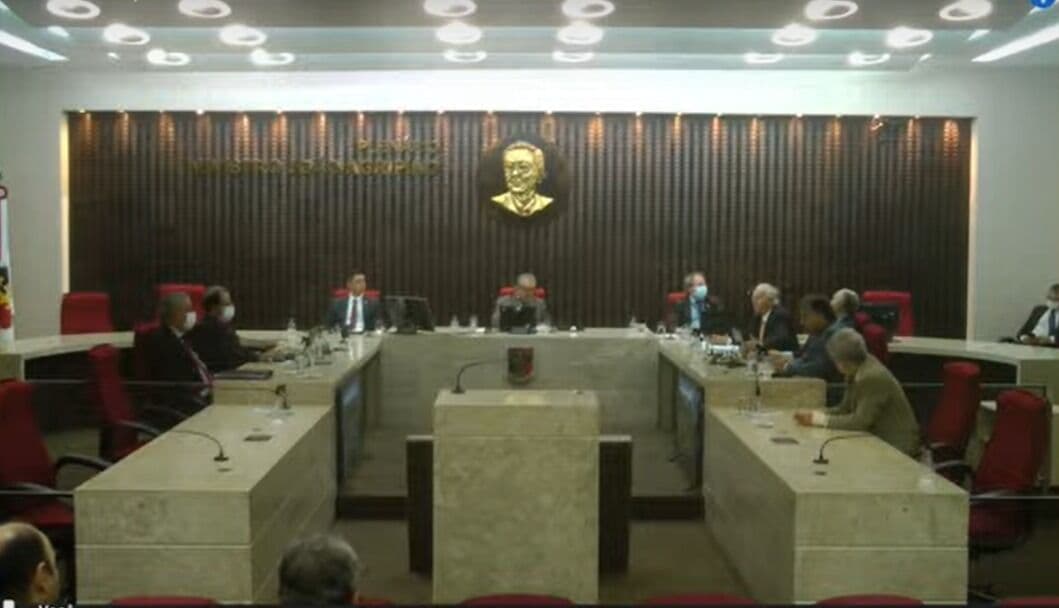 TCE-PB adia julgamento das contas do exercício 2021 do Governo João Azevêdo