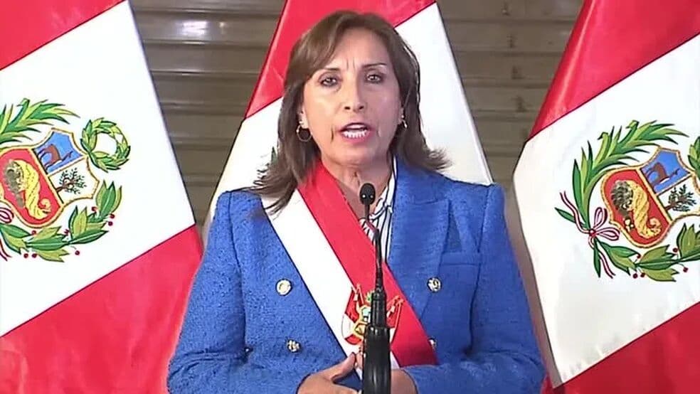 Nova presidente do Peru irá pedir ao Congresso que antecipe eleições para 2024