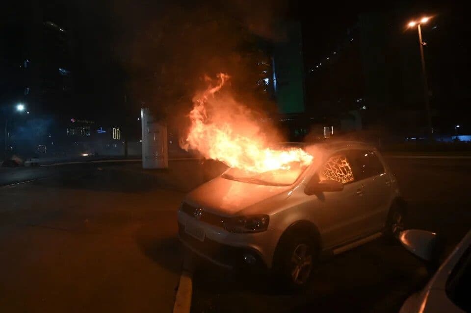 Bolsonaristas negam ter vandalizado Brasília: 'Foram infiltrados'