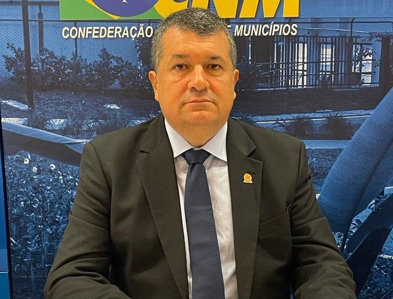 Presidente da Famup classifica atos em Brasília como "terrorismo" e diz que prefeitos paraibanos ficaram ilhados em shopping