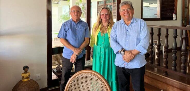 Adriano Galdino comemora adesão de Drª Paula e diz que chapa já conta com apoio de 29 deputados