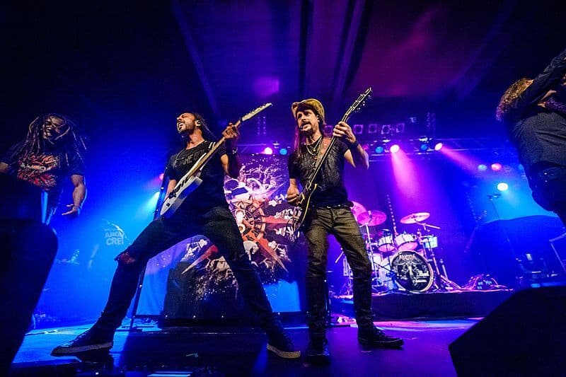 João Pessoa tem shows de Angra, Sirano e Sirino e DJ's neste fim de semana; confira programação