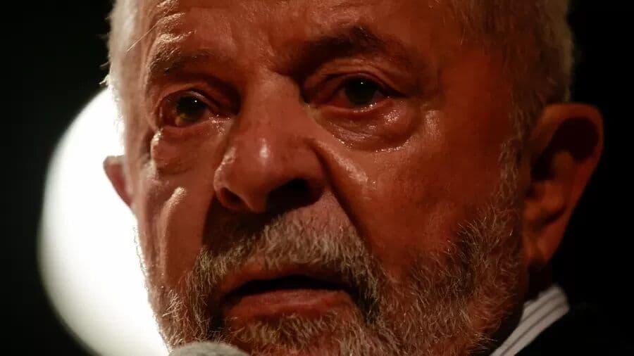 Lula deseja Feliz Natal ao país e lembra que muitas famílias não terão o que comemorar por causa da fome