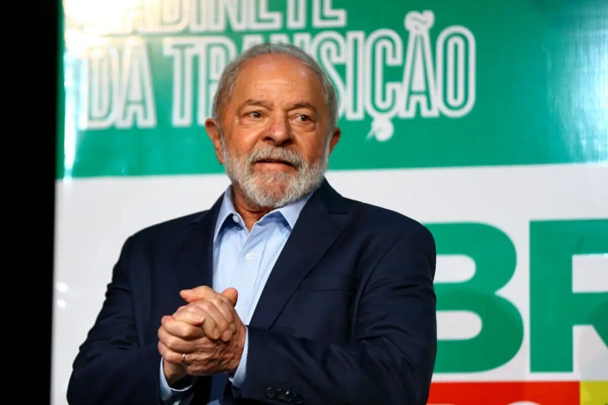 Lula volta a Brasília nesta segunda-feira para concluir montagem da equipe ministerial