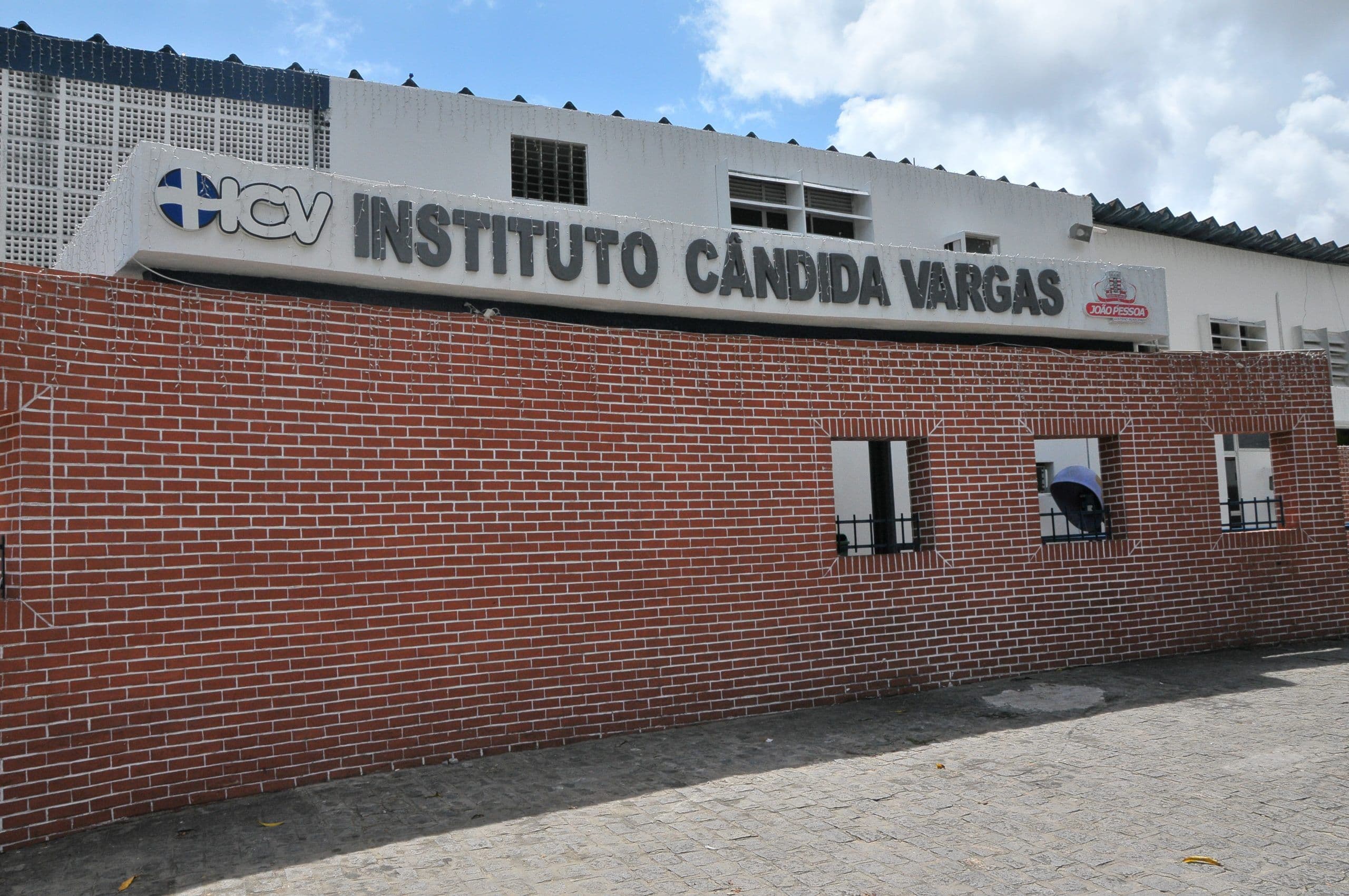 Câmara assina doação da Maternidade Cândida Vargas e criação de parque entre João Pessoa e Cabedelo