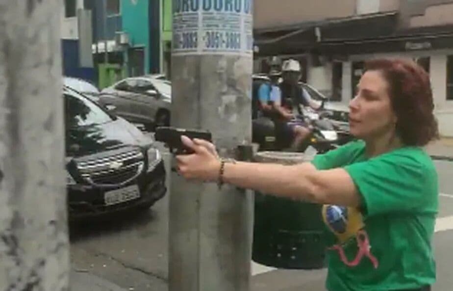 Justiça barra extradição de Zambelli e prisão ou não no Brasil dependerá de decisão da Corte Italiana