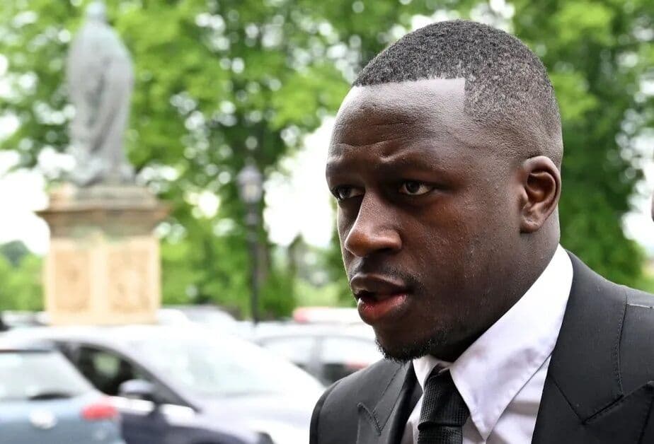Benjamin Mendy, do Manchester City, é inocentado de seis acusações de estupro