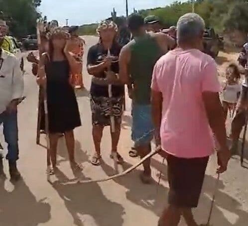 Indígenas do Povo Tabajara fazem protesto contra desmatamento nas falésias de Tambaba; região está em processo de demarcação