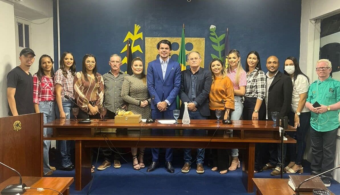 Toin da Brascompany recebe título de cidadania e é chamado "grande orador" e que "Cássio se perde" perto