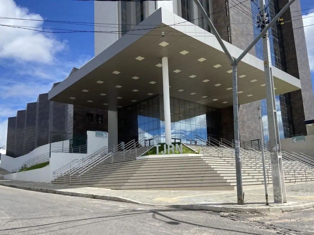 Tribunal de Justiça do RN lança editais de concurso com mais de 200 vagas; confira cargos