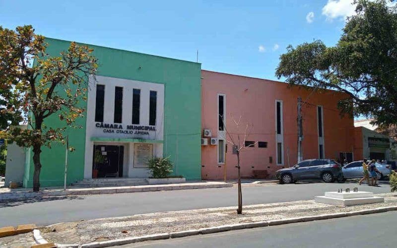 Câmara de Cajazeiras contrata banca para realização de concurso público por R$ 112,5 mil