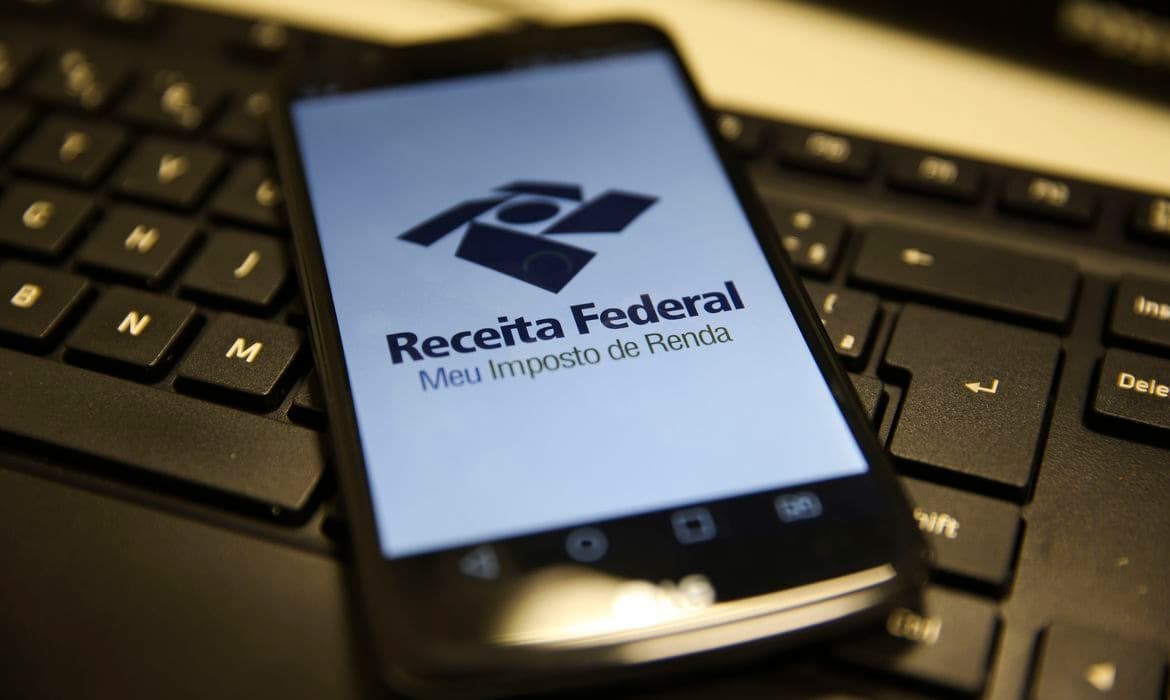 Imposto de Renda: Receita paga lote residual de restituição; veja se está no grupo