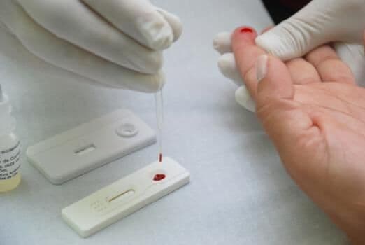 'Doença invisível': RJ tem maior taxa de mortalidade infantil por sífilis no país
